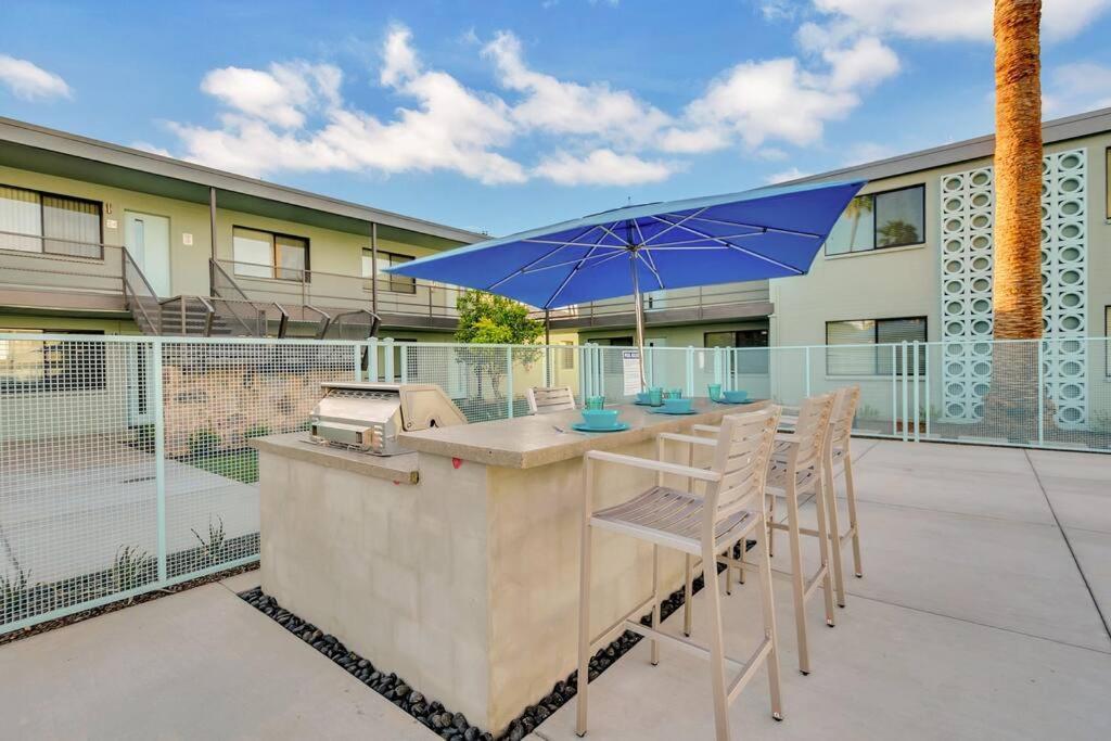 Large Studio Rooftop & Poolside - Walk To Old Town スコッツデール エクステリア 写真