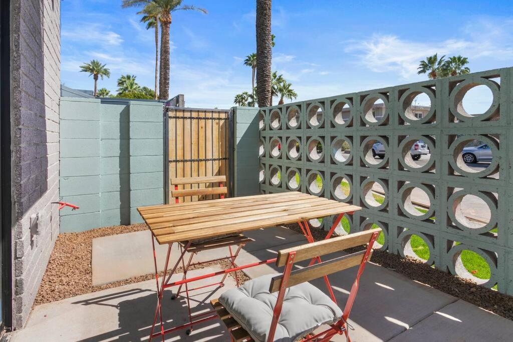 Large Studio Rooftop & Poolside - Walk To Old Town スコッツデール エクステリア 写真
